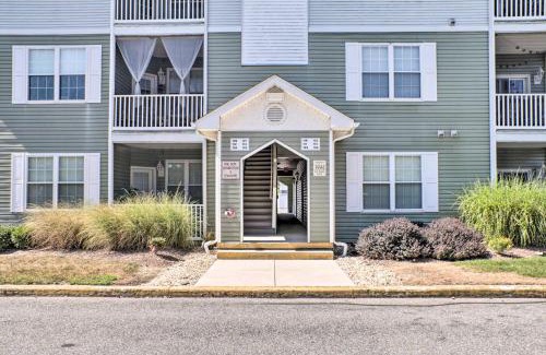 Rehoboth Beach Apartamento | Rehoboth Beach Condo with Patio 5 Mi to Ocean!