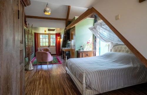 Zuidoost Casa | Reijgershof - Bali Suite with private terrace