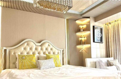 Ikebukuro Hotel | Reimi Mondo702