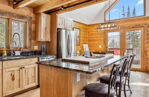 Quandary Village Casa | Rejuvenating Rocky Mountain Cabin With 5 Star Views