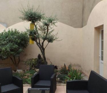 Moux Cama Y Desayuno | Relais de l'Alaric