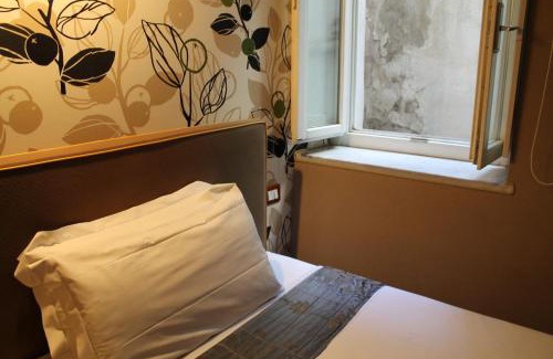 Rione V Ponte Casa | Relais Palazzo Taverna