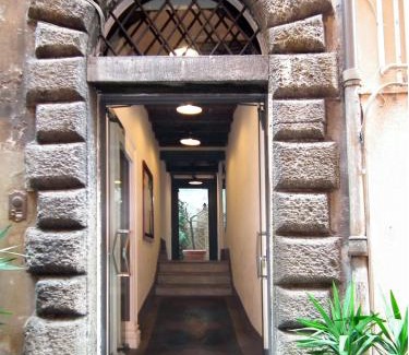 Rione V Ponte Casa | Relais Palazzo Taverna