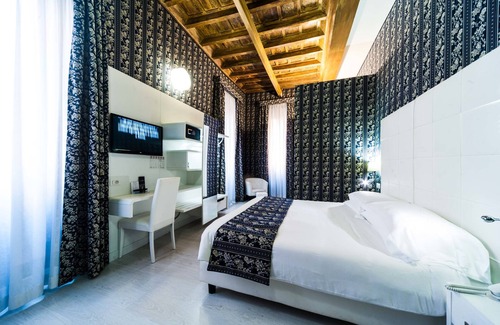 Rione II Trevi Hotel | Relais Trevi 95 Boutique Hotel