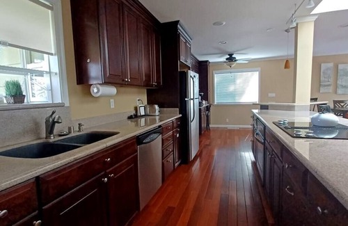 West San Jose Casa | Relax! 1K & 2Q House, 2 Car Garage, Central, Lg Yd
