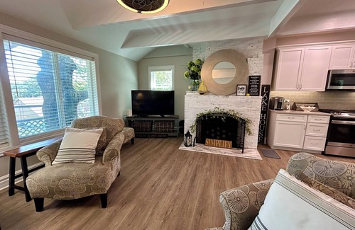 Wonder Lake Casa | Relax and recharge! Charming lake view house in quaint Wonder Lake, IL!