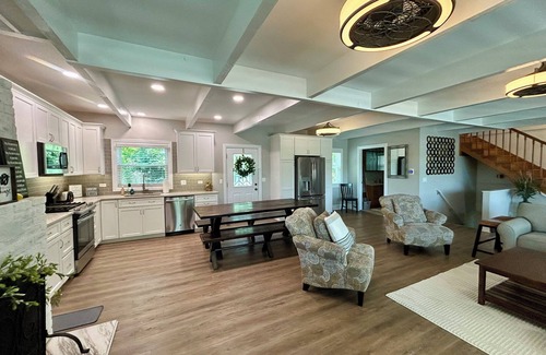 Wonder Lake Casa | Relax and recharge! Charming lake view house in quaint Wonder Lake, IL!