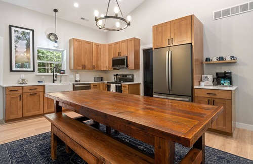 Egg Harbor Cabaña | Relax and Recharge in Newly Constructed Classic Door County Cottage