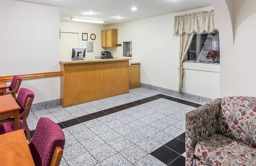 Austin Ave. Hotel | Relax and Recharge in Knights Inn Franklin Ave Waco! Pet-friendly, Free Parking