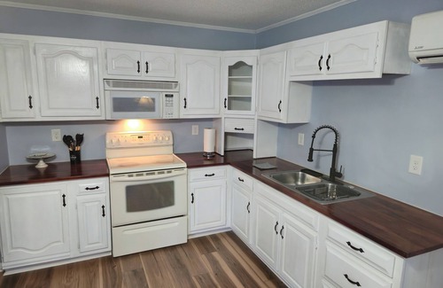 Cleveland Apartamento | Relax and recharge in this 1 Bedroom Apartment near the heart of Cleveland
