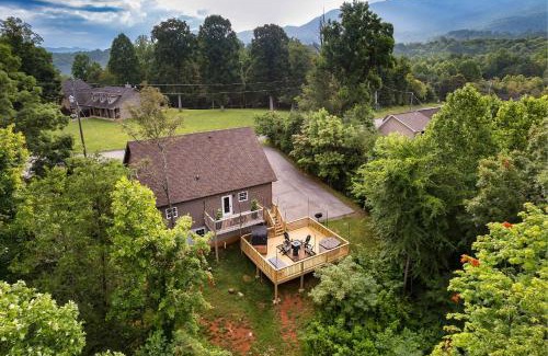 Sevierville Casa | Relax and Recharge Sauna Hot Tub and Gym