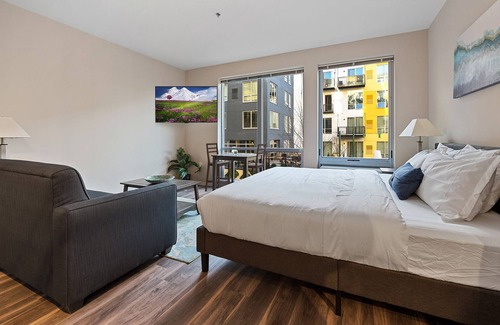 Crossroads Arts District Condominio | Relax and Rejuvenate in a Glamorous Retreat with a Stunning Rooftop 334