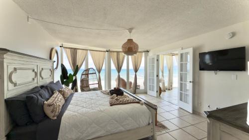 Daytona Beach Shores Apartamento | Relax and Retreat at BellaView603 - Comfortable Oceanfront Condo