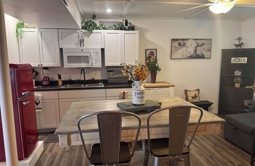 Benton Apartamento | Relax and Unwind at a Peaceful Retreat Near Rend Lake