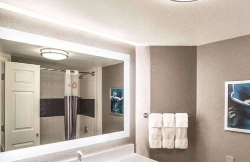 Ahwatukee Foothills Casa | Relax and Unwind! Free Breakfast, Free Parking, Onsite Pool