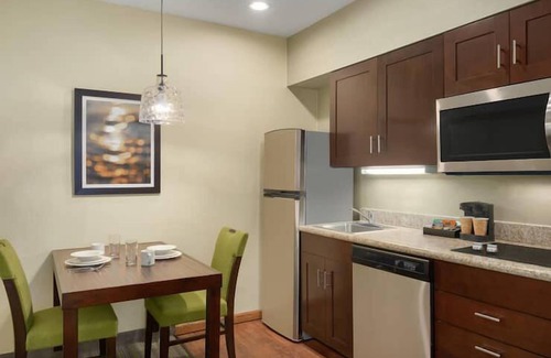 Feather Sound Hotel | Relax and Unwind in Clearwater! Swimming Pool, Free Breakfast, Full Kitchen!