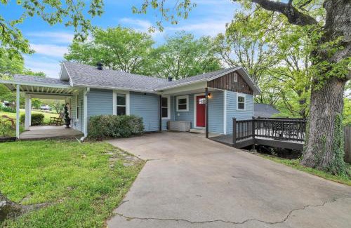 Fayetteville Casa | Relax and Unwind in the Heart of Fayetteville home