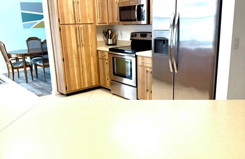 Pelican Casa | Relax and unwind at the Cozy Estate on the Lake
