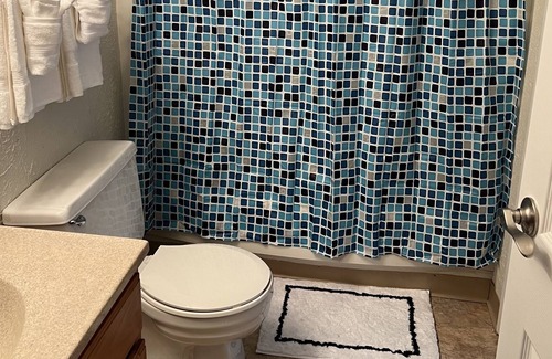 Monroeville Casa | Relax and Unwind!