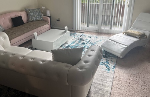 Monroeville Casa | Relax and Unwind!