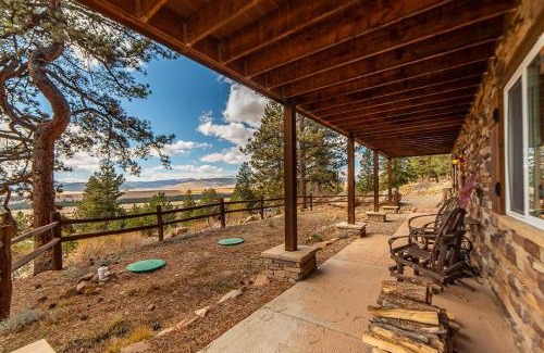 Fairplay Casa | Relax and Unwind with Breathtaking Panoramic Views - Red Hill House