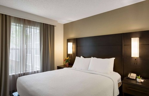 Mount Tabor Complejo | Relax and Recharge! Two Pet-friendly 2BR Suites with Kitchens, Free Breakfast!
