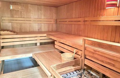 Schonach im Schwarzwald Apartamento | Relax-Apartments - Indoor-Pool - Sauna - Küche - kostenlos Parken - Balkon - teilweise Massagesessel - 85 Zoll Smart-TV