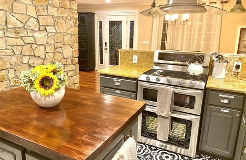 Pollock Pines Casa | RELAX❤️ APPLE HILL MOUNTAIN RETREAT, 45 min to South LAKE TAHOE