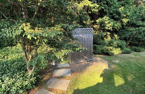 Shelter Island Heights Casa | Relax at a private beach! Three bedrooms await you near Shelter Island beaches!