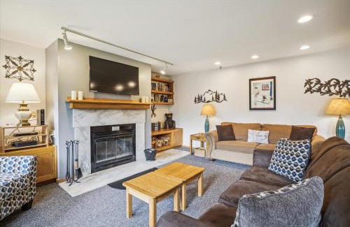 Central Vermont- Killington Casa | Relax at Highridge B16B Mountain View Condo with Fireplace, Sauna & Resort Perks