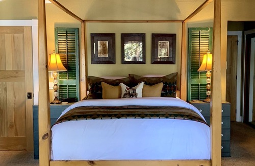 Groveland Cabina | Relax at Lake Front Luxury Lodge-Near Yosemite-Pool Table-Private Dock & Lake -2