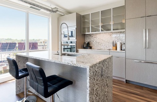 Crossroads Arts District Condominio | Relax at Our Lavish Retreat Close to Arrowhead Stadium 648