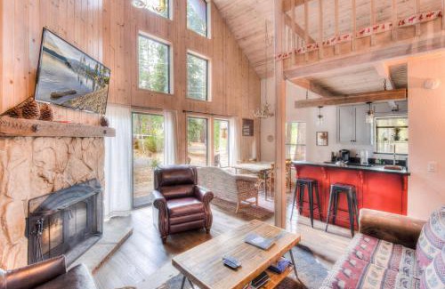 Tahoma Casa | Relax at Rustic Tahoe Charm - Minutes to Lake