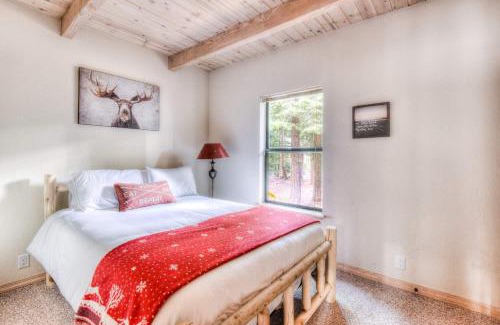 Tahoma Casa | Relax at Rustic Tahoe Charm - Minutes to Lake