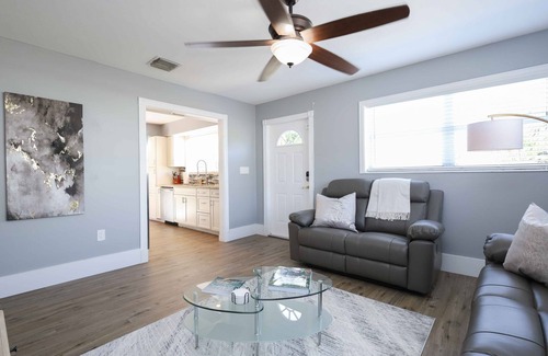 Hunt Club Villa | Relax at Serenity – Heated Pool Spa WIFI BBQ Near Beach