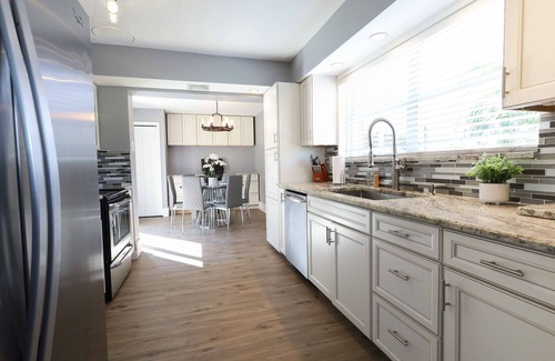 Hunt Club Villa | Relax at Serenity – Heated Pool Spa WIFI BBQ Near Beach
