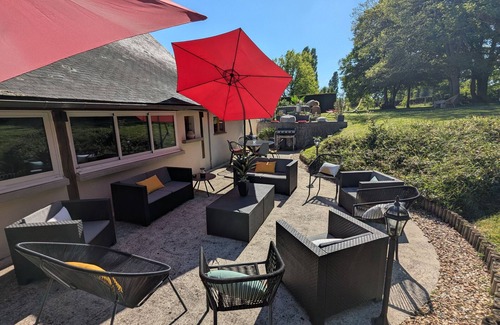 Rouvres-les-Bois Cabaña | Relájese en Molino: Piscina, Jacuzzi, Se Admiten Mascotas
