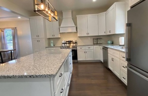 McMinnville Casa | Relax at the Modern Farmhouse known as the 73 at Magnolia Corner.
