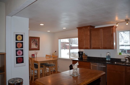 East Boulder Casa | Oasis de tranquilidad en más de 1/2 acre con un estanque privado de temporada en Boulder