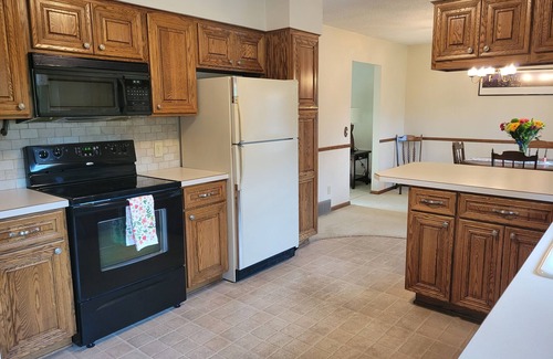 Albert Lea Casa | Relax by Fountian Lake, 3 bedroom beautiful home with large yard,