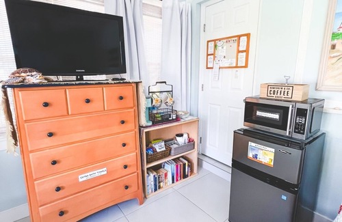South Palm Park Neighborhood Association Apartamento | Relax by the sea! One-bedroom Lake Worth Beach studio near Palm Beach
