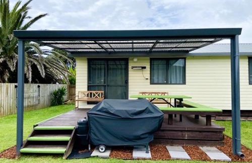Waihi Beach Casa | Relax Cabin - Waihi Beach Holiday Home