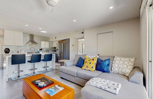 Araby Commons Condominio | Relax, dine, and explore with ease soak up the sunshine. Home is Dog Friendly.