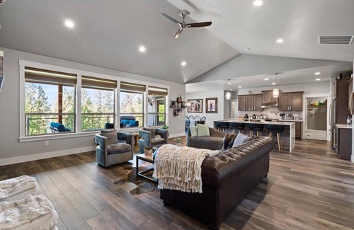 Coeur d'Alene Casa | Relax. Disconnect. Enjoy. Easy access to everything yet quiet and truly unique.