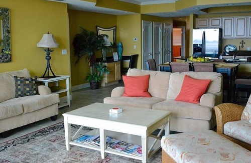 Orange Beach Condominio | Relájese y disfrute - Coastal Paradise! ALQUILER domingo- Domingo SÓLO durante la temporada alta