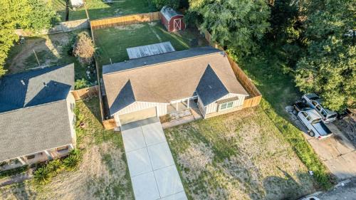 Central Southwest Casa | Relax & Enjoy, Spacious 3BR 2BA Patio & Garage