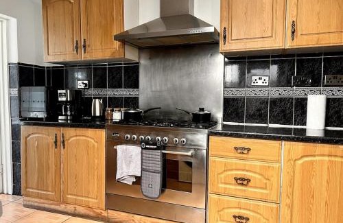 Marlborough Casa | Relax & Explore 3bed Home with Easy London Access