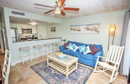 Rockport Condominio | Relax, fish, and unwind at The Salty Pelican- your coastal escape at Laguna Reef