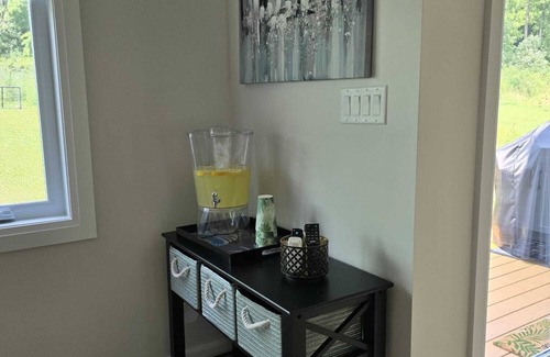 Port Stanley Casa | Relax house a few minutes from Port Stanley beach, with hot tub and game room
