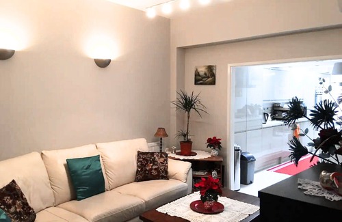 Green Street East Casa | Relax in a 6-Bedroom House w/a Sunny Garden. Perfect for Group Business Travel!
